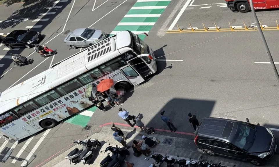 Singaporean suffers cardiac arrest after Taiwan bus accident