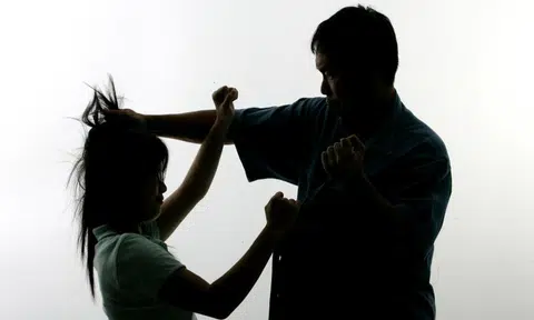 Jail for man who broke his wife’s nose after she found out about his affair