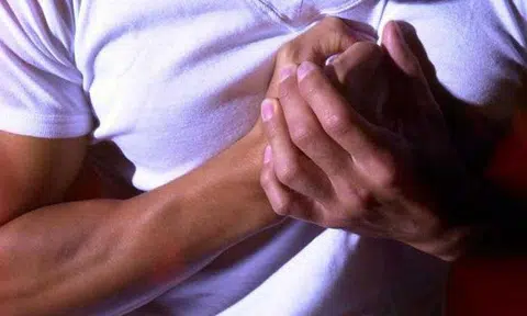 Malaysia singer dies of heart attack after performing for girlfriend: He sang one last song for her