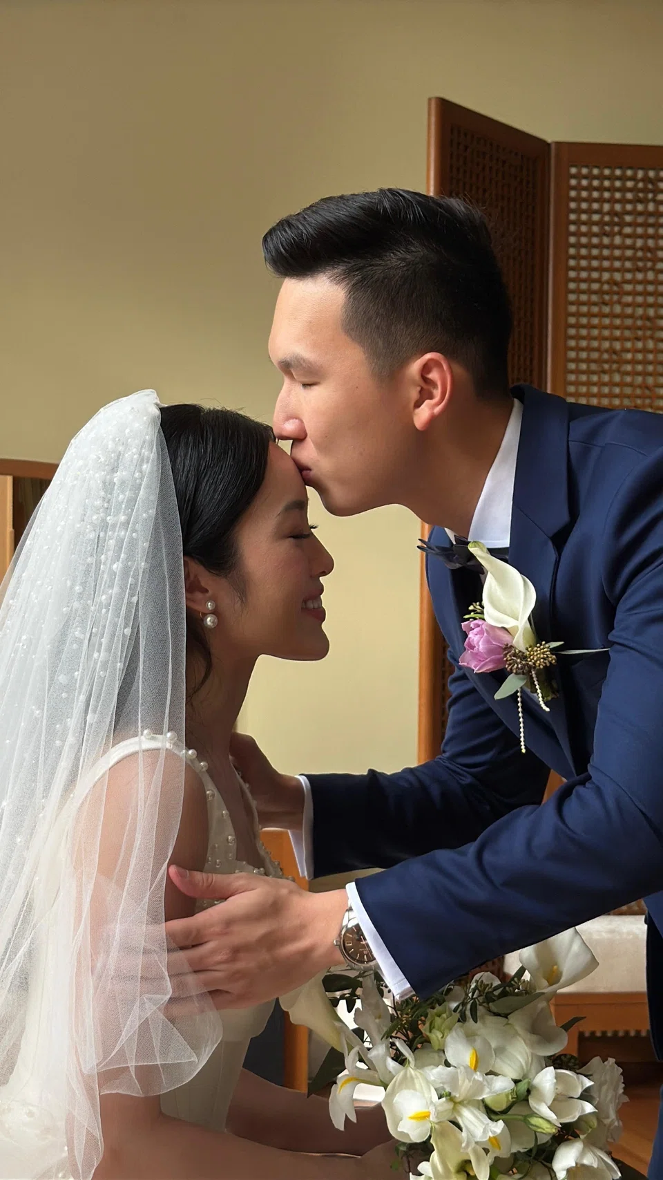 Ms Gwyneth Lim and Mr Derrick Zou hired a content creator so her friends could enjoy the wedding without playing paparazzi. 