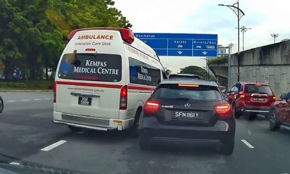 S'pore Mercedes driver slammed for not giving way to ambulance in JB