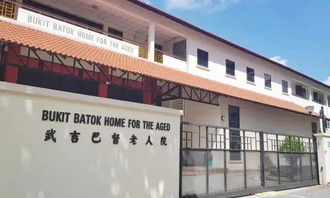 Man jailed for burning mattress, beating elderly man at Bukit Batok nursing home