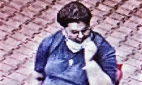 Police looking for man involved in dishonest misappropriation of property at Boat Quay