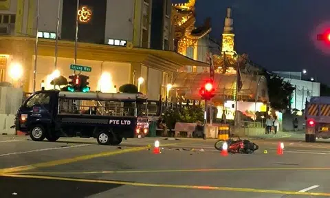 27-year-old e-bike rider killed in crash with lorry outside Loyang Temple