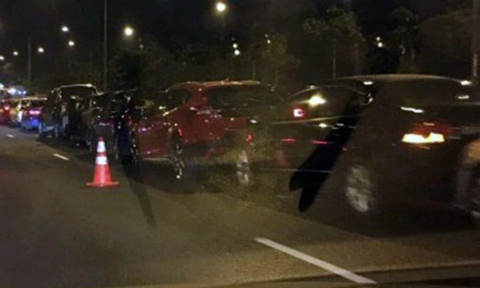 13-vehicle collision after driver's sudden braking on SLE