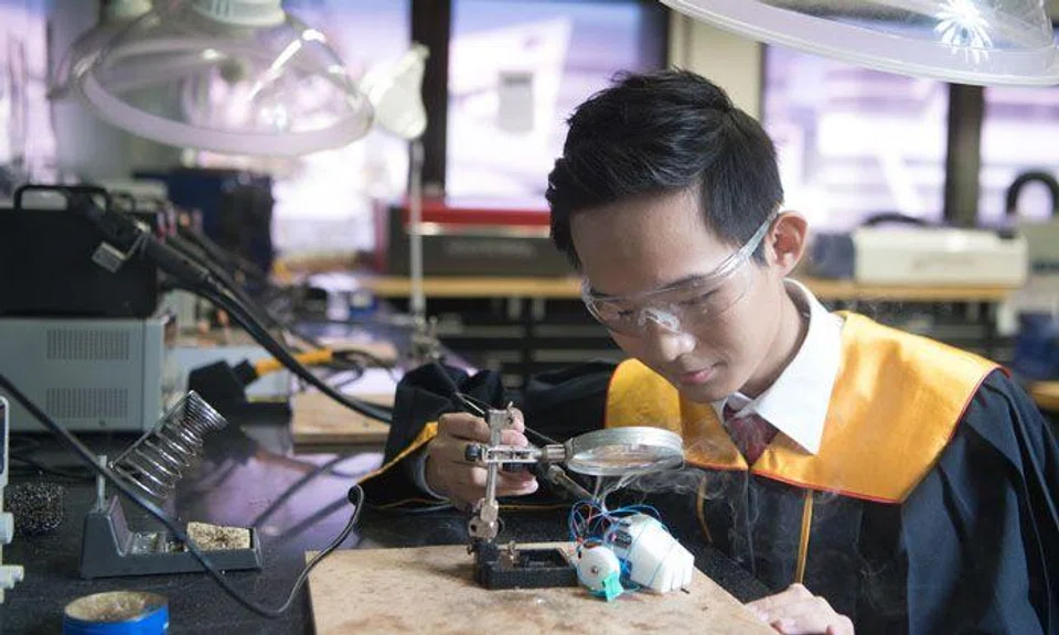 SP graduate who won 5 prestigious awards now managing his own business ...