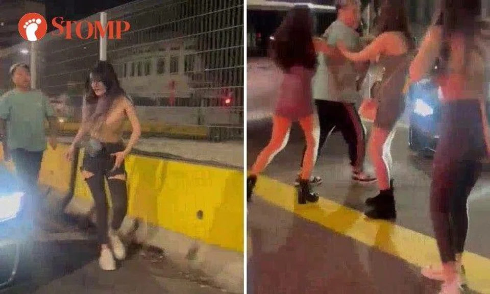 Preliminary investigations revealed that while the couple were having a dispute along the road, their actions attracted the attention of a passerby, who recorded the incident with her mobile phone.