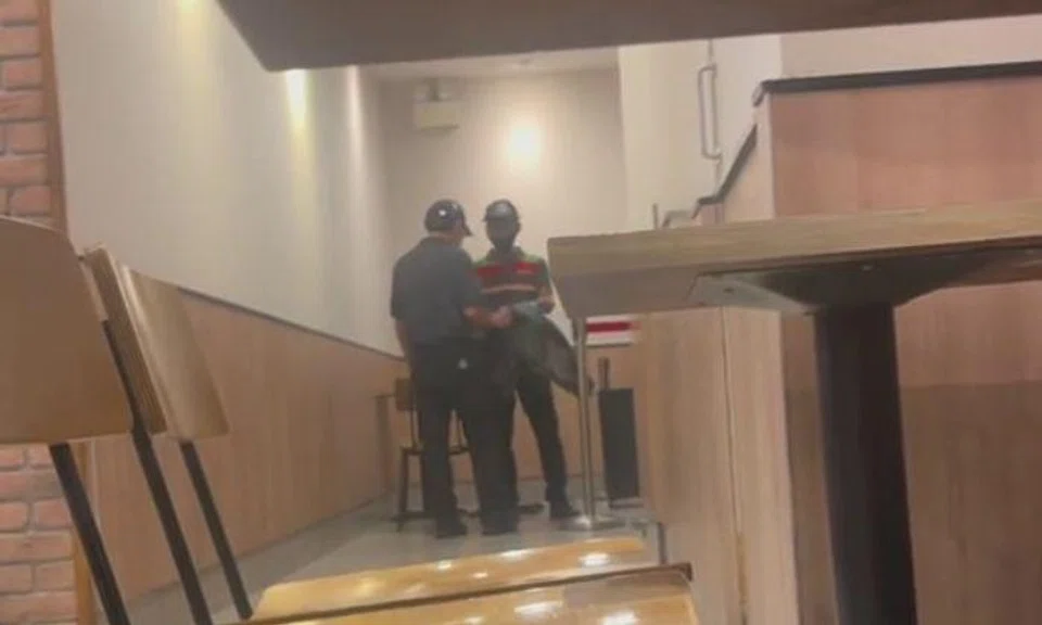 According to TikTok user "Izwan Delex", who posted the video on Thursday (Sept 15), the incident occurred at the Burger King outlet in ESR BizPark at Chai Chee on Tuesday night at 10pm.