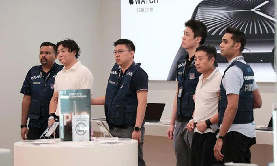 Li Xueqi (left in white top) was sentenced to 15 weeks’ jail, while Xu Zhaochen was given eight weeks’ jail. ST PHOTOS: LIM YAOHUI