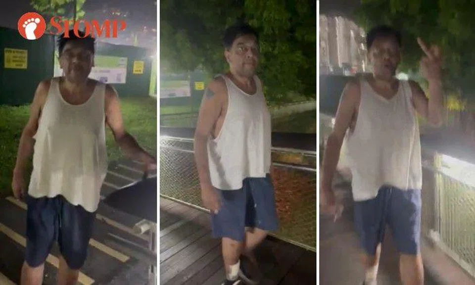 Stomper JTT shared a video of the encounter on Oct 21 at 10.25pm.