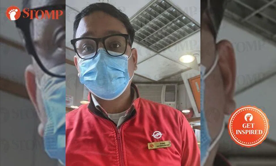 SMRT employee spares no effort to help reunite man with bag that he left on bus