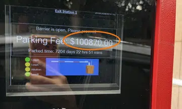 After parking for 5 mins, driver told he was there for 7,204 days and has to pay $100k fee