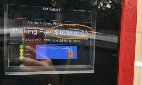 After parking for 5 mins, driver told he was there for 7,204 days and has to pay $100k fee
