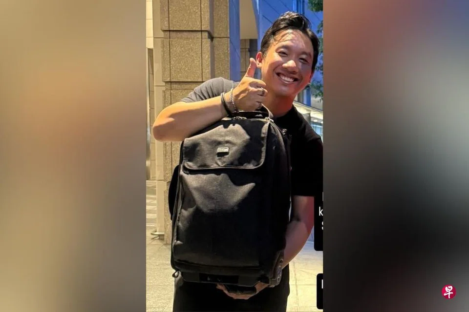 Zhuang Binghao retrieved his work bag with equipment worth thousands thanks to the help of netizens. 