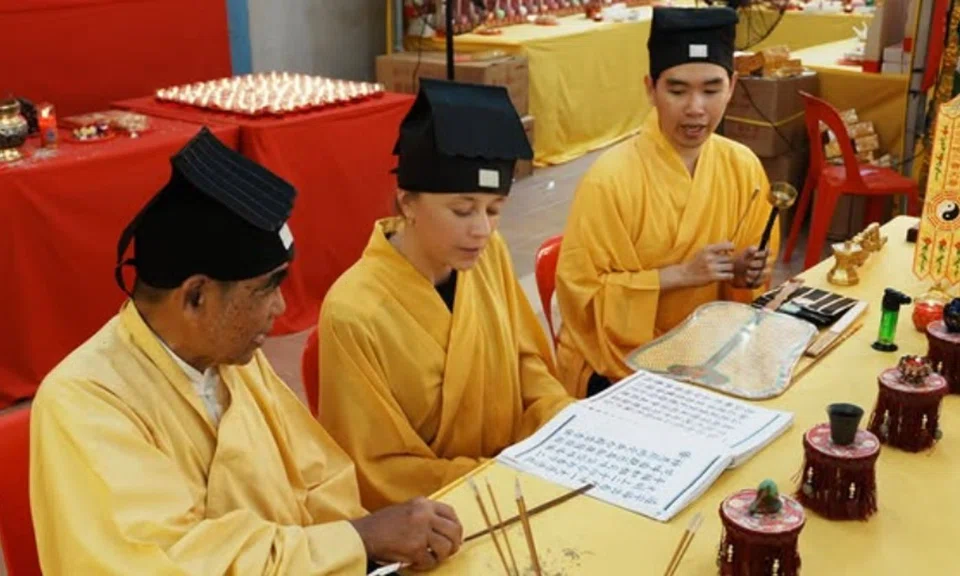 Taoist priest Dutch woman dead people dreams journey