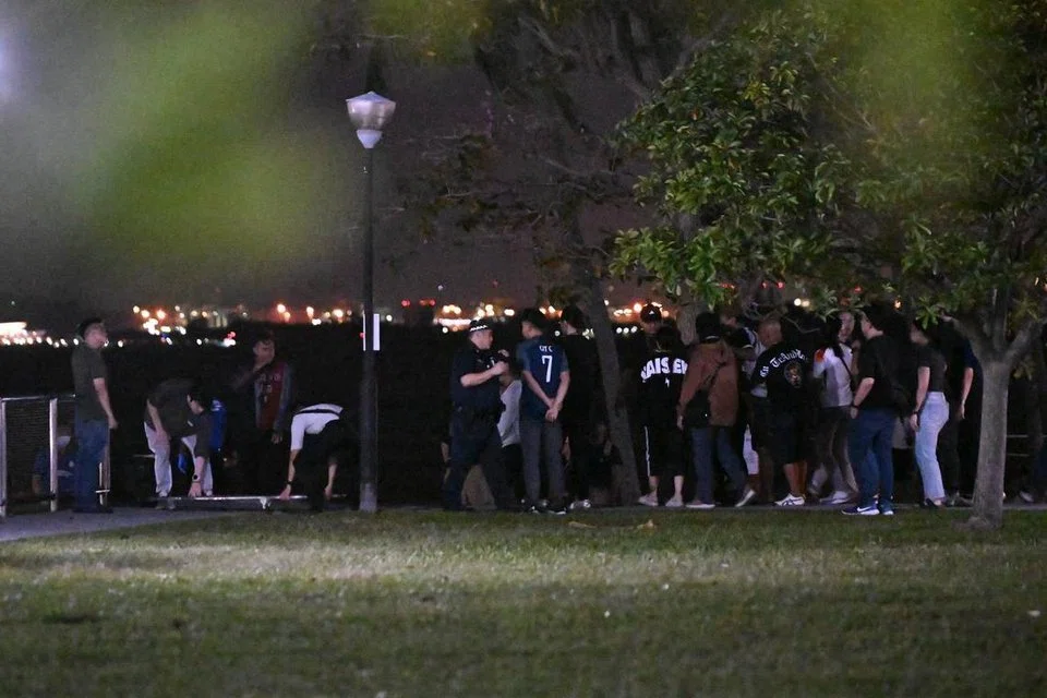 US crime drama Countdown depicts a Singaporean businessman (left) who cannot speak English and requires an interpreter (centre) in a scene from the Aug 20 episode.