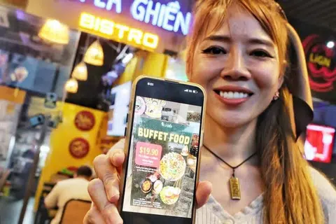 Restaurant owner Chen Yujiao explained that the conditions were put in place to avoid incurring a loss.