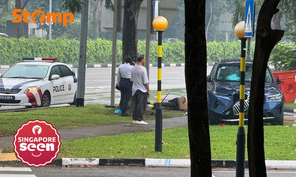 BMW skids at Nicoll Highway