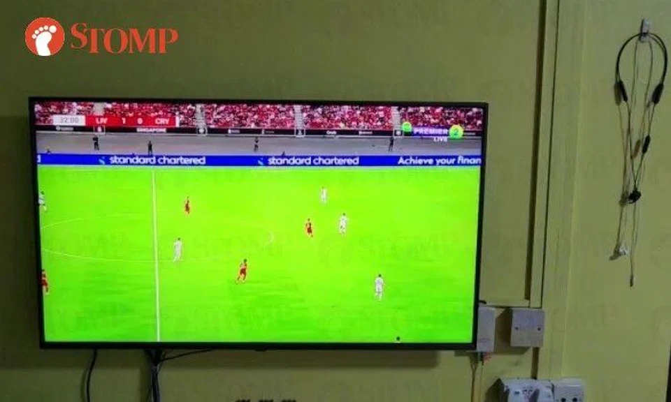 A Stomper shared a video of the picture freezing during the match.