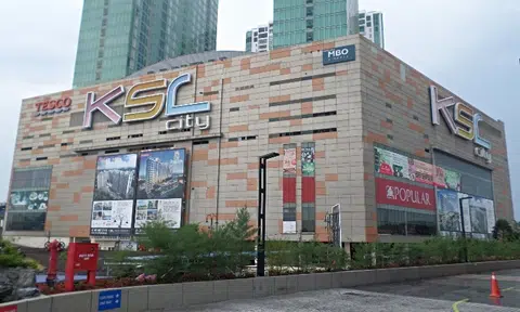 M'sian drivers offering illegal $20 cross-border rides target S'poreans at JB malls