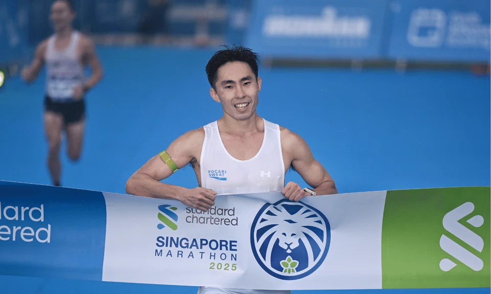 Long-distance runner Soh Rui Yong said in a post that "fat and unhealthy" former Olympic athletes lack discipline.