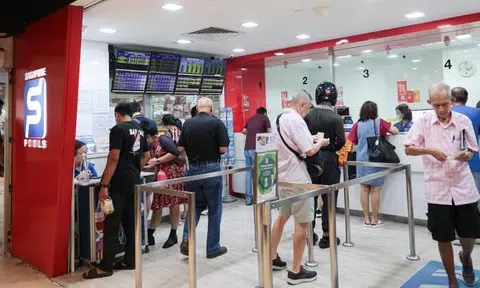 Singapore Pool outlet in Sim Lim Square 