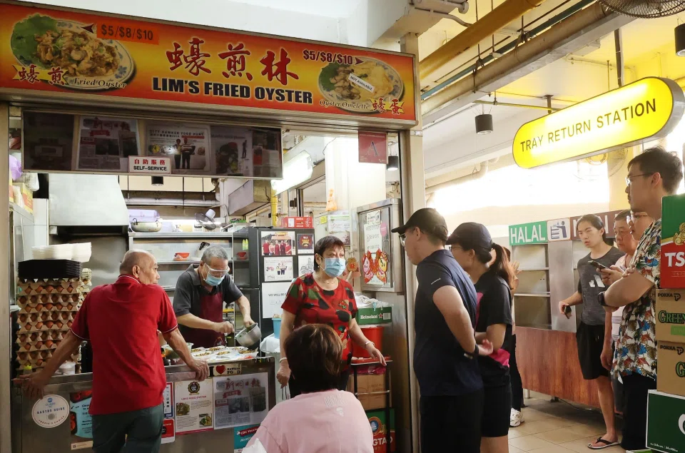 Lim's Fried Oyster at Berseh Food Centre.