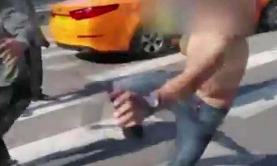 Man gets into a fight and hits 6 cars because motorist before him was 'driving too slowly'