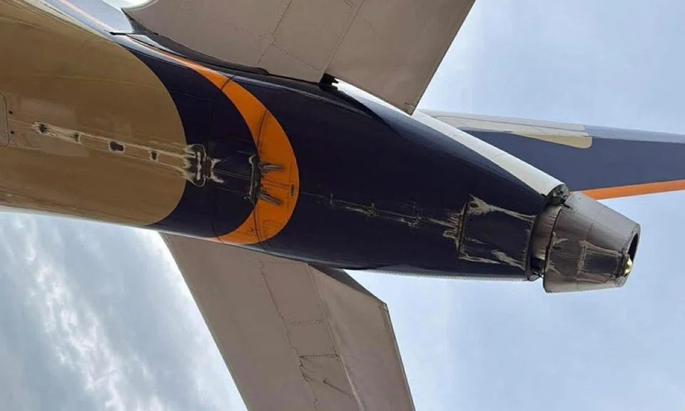 Singapore Airlines jet suffers damage to tail during aborted landing at ...