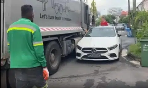Rubbish truck v Mercedes in Kovan private estate: Police take 1 hour to convince car owner to move