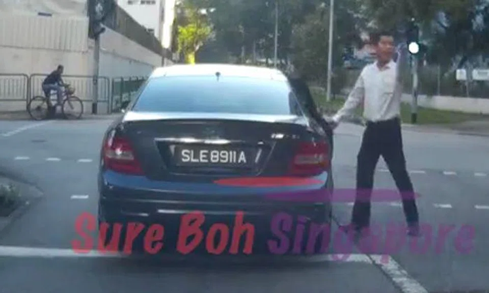 Driver of Merc SLE8911A, why act like hooligan when you didn't signal?