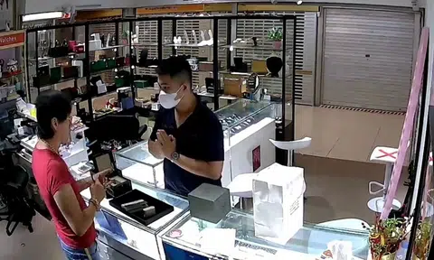 Man swears 'on his mother's life' he didn't know Audemars Piguet watch he's trying to sell is fake
