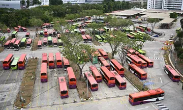 salary bus drivers singapore smrt sbs go ahead increase $450 monthly pay exceed $4000