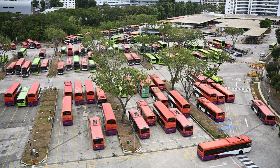 salary bus drivers singapore smrt sbs go ahead increase $450 monthly pay exceed $4000
