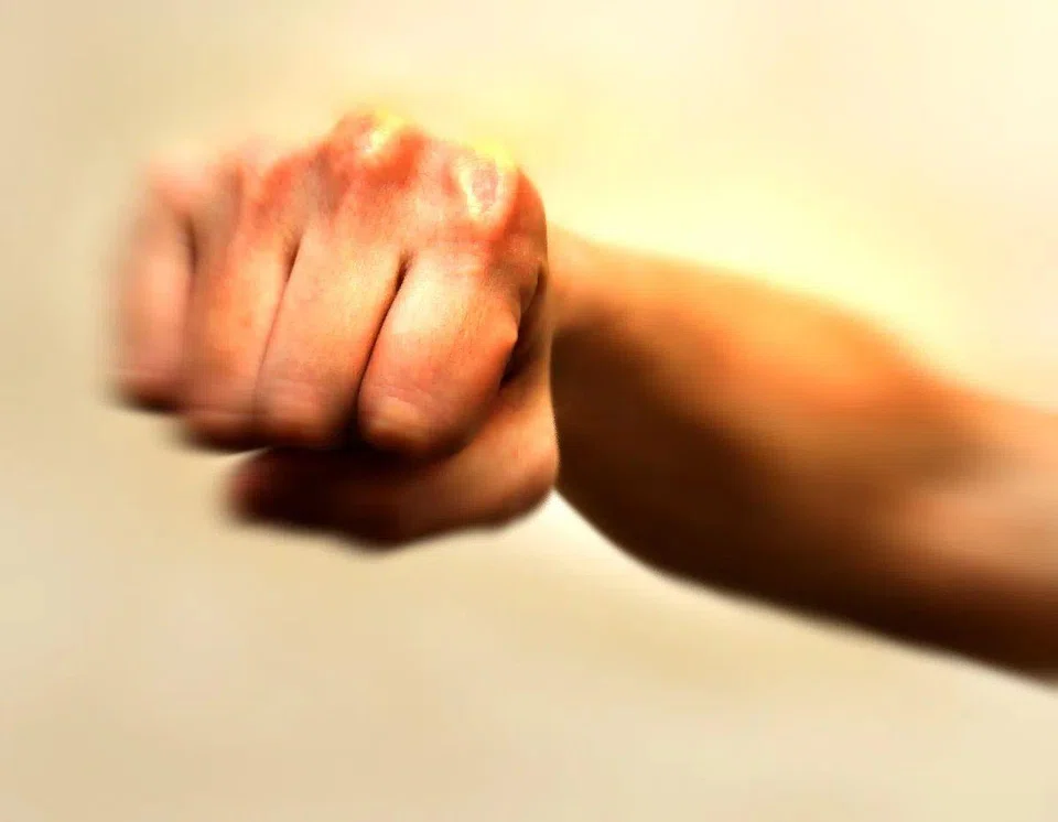 S'pore man injured in defending family from attackers in Kluang