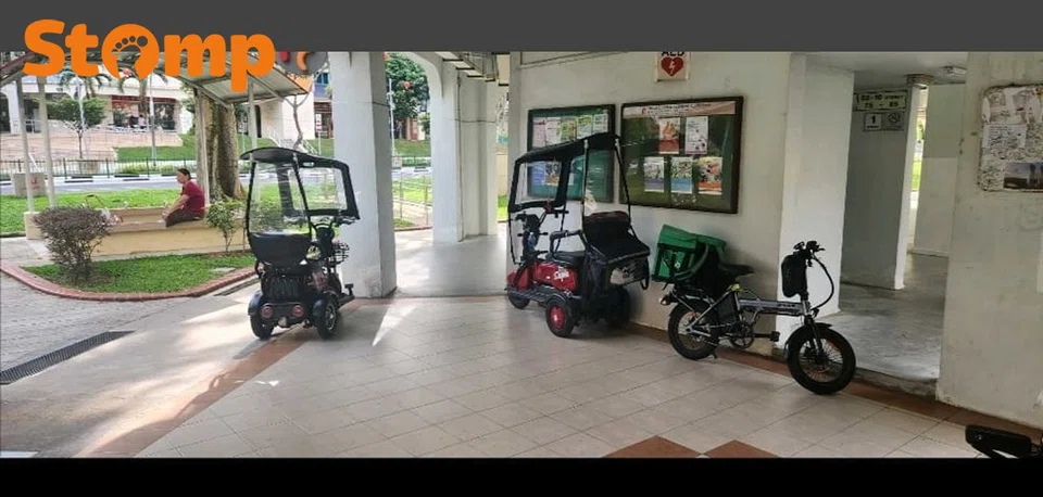 pmd blocking yishun staircase for 2 years