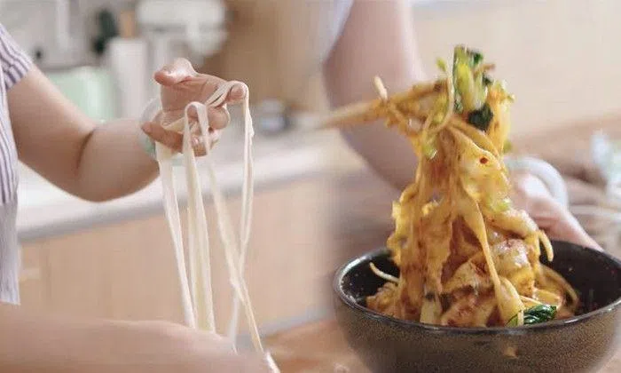 This might be the noisiest and longest noodle strand for a meal | STOMP