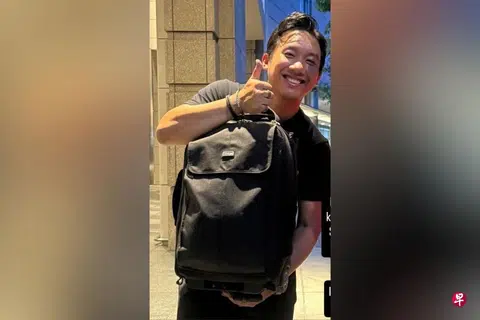 Photographer who lost equipment worth $10,000 retrieves it with netizens' help