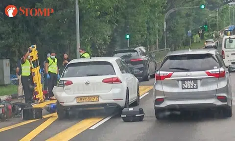 20-year-old motorcyclist taken to hospital after accident with 2 cars in Clementi