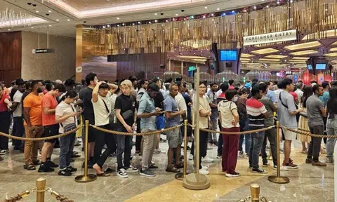 After losing salary in MBS casino, migrant worker walks to Little India and sleeps at MRT station