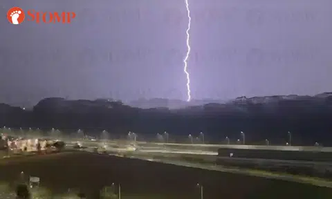 Woman captures video of 13 lightning bolts in 2 minutes from Senja Valley