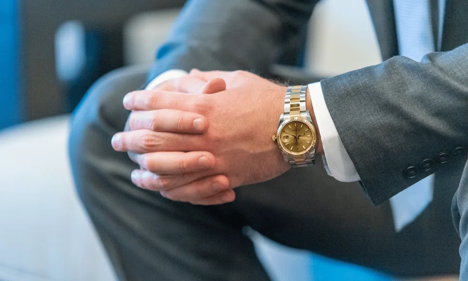 M'sian Redditor sees abundance of luxury accessories and asks: ‘Are S'poreans lowkey really rich?’