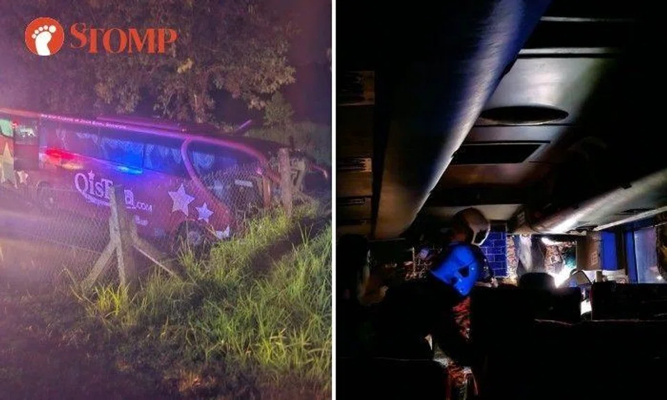 A Star Qisna coach travelling from Kuala Lumpur to Singapore crashed into a ditch in Johor on Sept 22 just before 4am. 