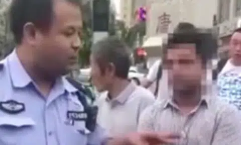 Policeman in China impresses netizens after using Singlish to chide errant motorist