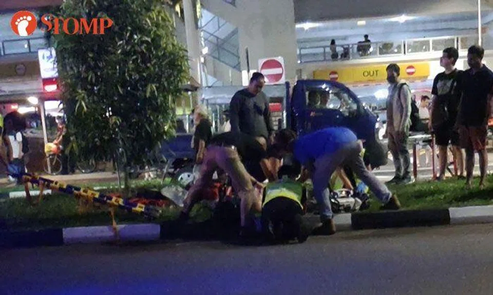 70-year-old woman dies after getting hit by car in Bukit Panjang, driver assisting with investigations