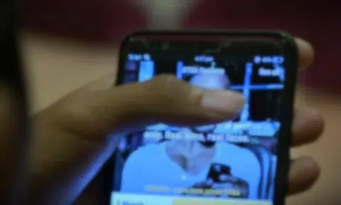 Man extorted out of $2,000 after going to Bukit Batok void deck to meet 15-year-old boy from Grindr for sex