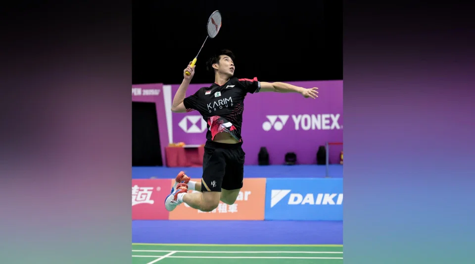 Loh Kean Yew beats home favourite Chou Tien-chen in the Taipei Open men's singles final on May 11 at the Taipei Arena.