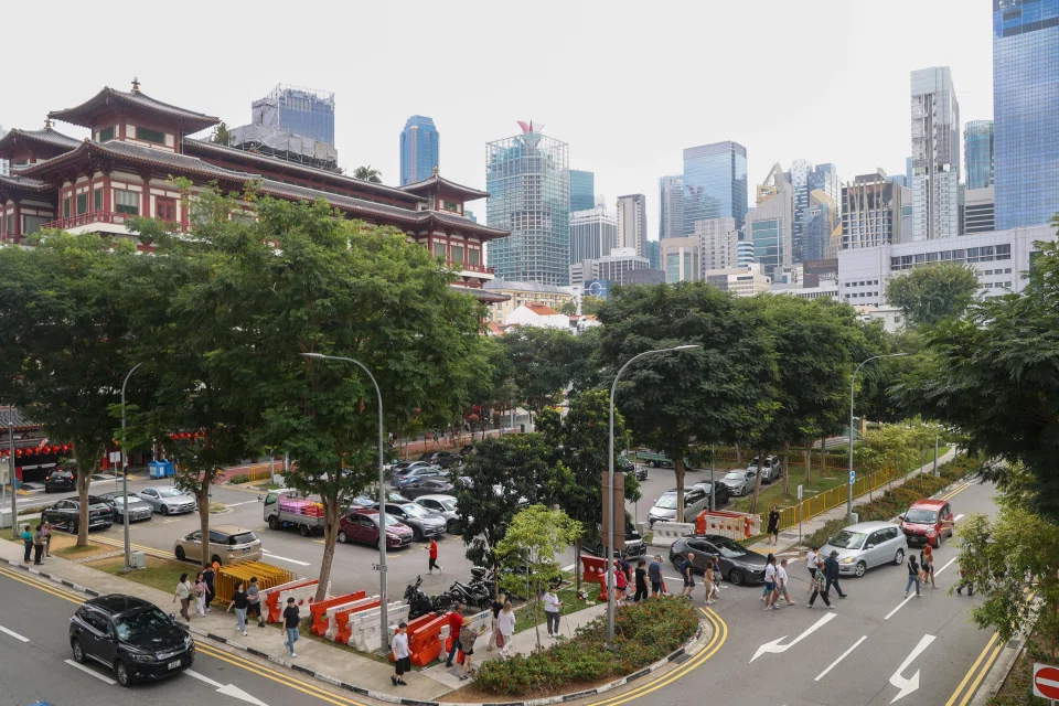 Ms Raisha was in Singapore on holiday with her husband, Mr Ashar Ardianto, her six-year-old daughter, Sheyna Lashira Smaradiani, and her two-year-old son, when she and Sheyna were hit by a car in Chinatown on Feb 6. PHOTO: LIANHE ZAOBAO