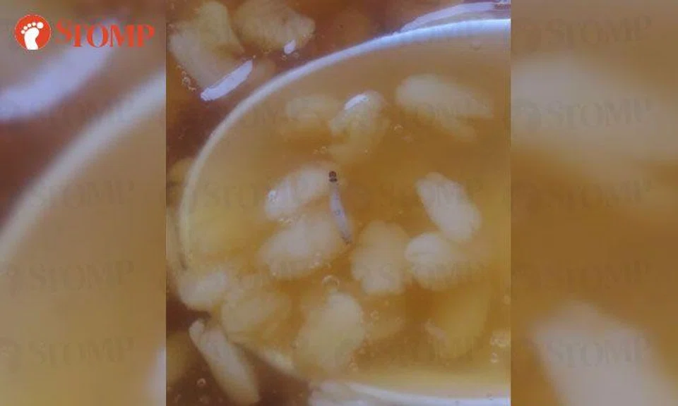 Woman finds worm floating in her tau suan from dessert stall
