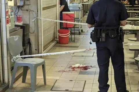 The police cordoned off the area near the stall after arriving at the scene.